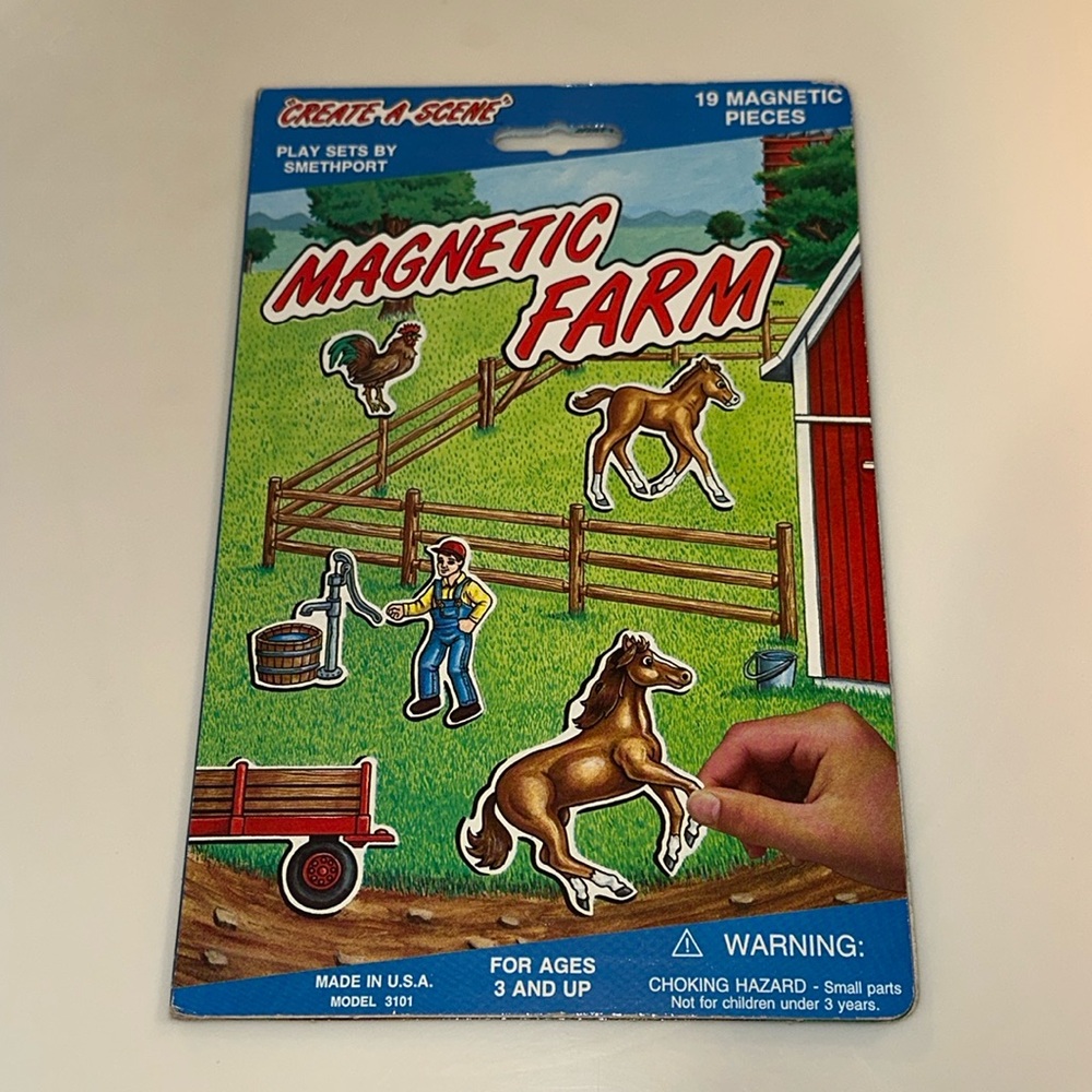 CREATE A SCENE Magnetic Farm - 19 Magnetic Pieces and Farm Scene - Complete